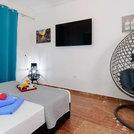 Luxury Lake View Center House อายิโอสนิโกลาโอส ภายนอก รูปภาพ