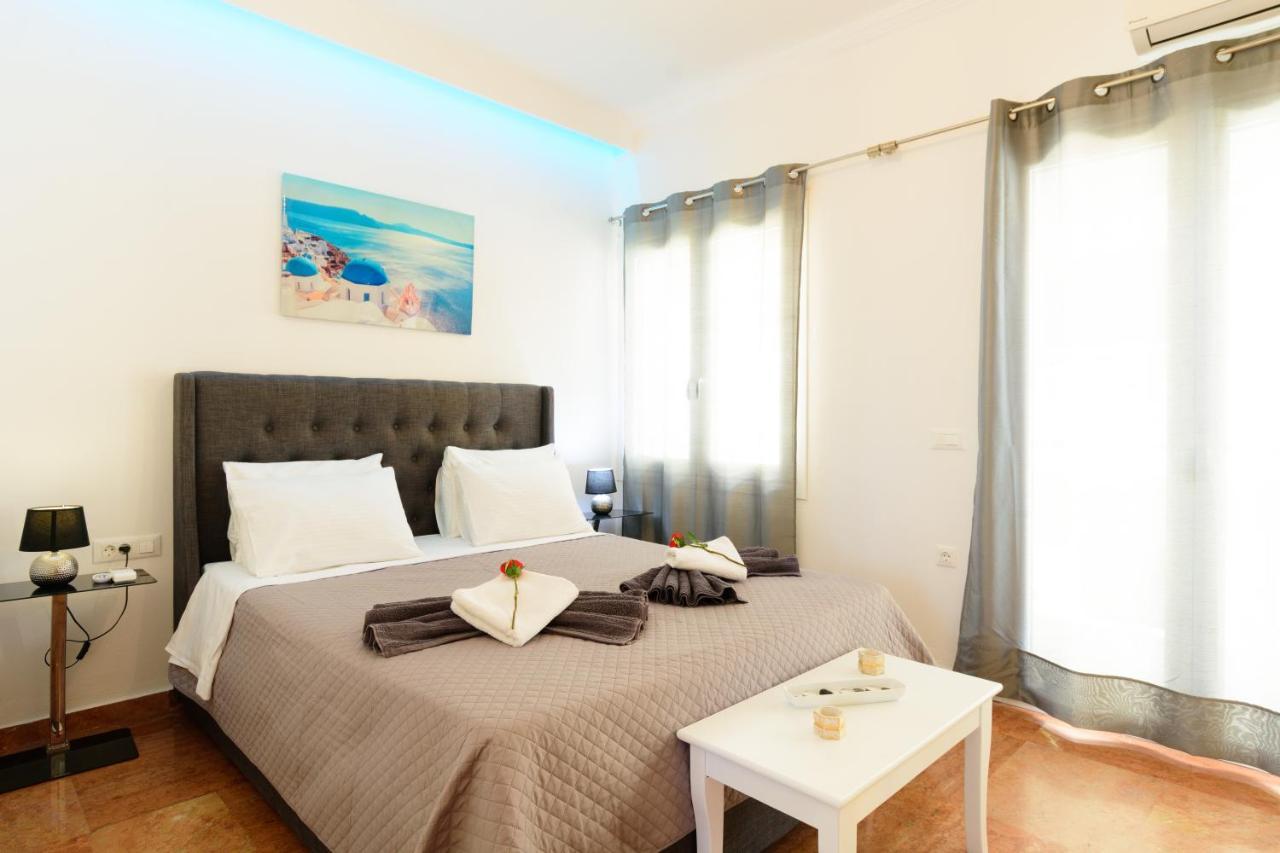 Luxury Lake View Center House อายิโอสนิโกลาโอส ภายนอก รูปภาพ